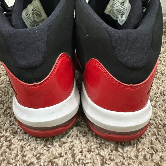 Boys 6Y Jordan’s sneakers - Picture 4 of 6